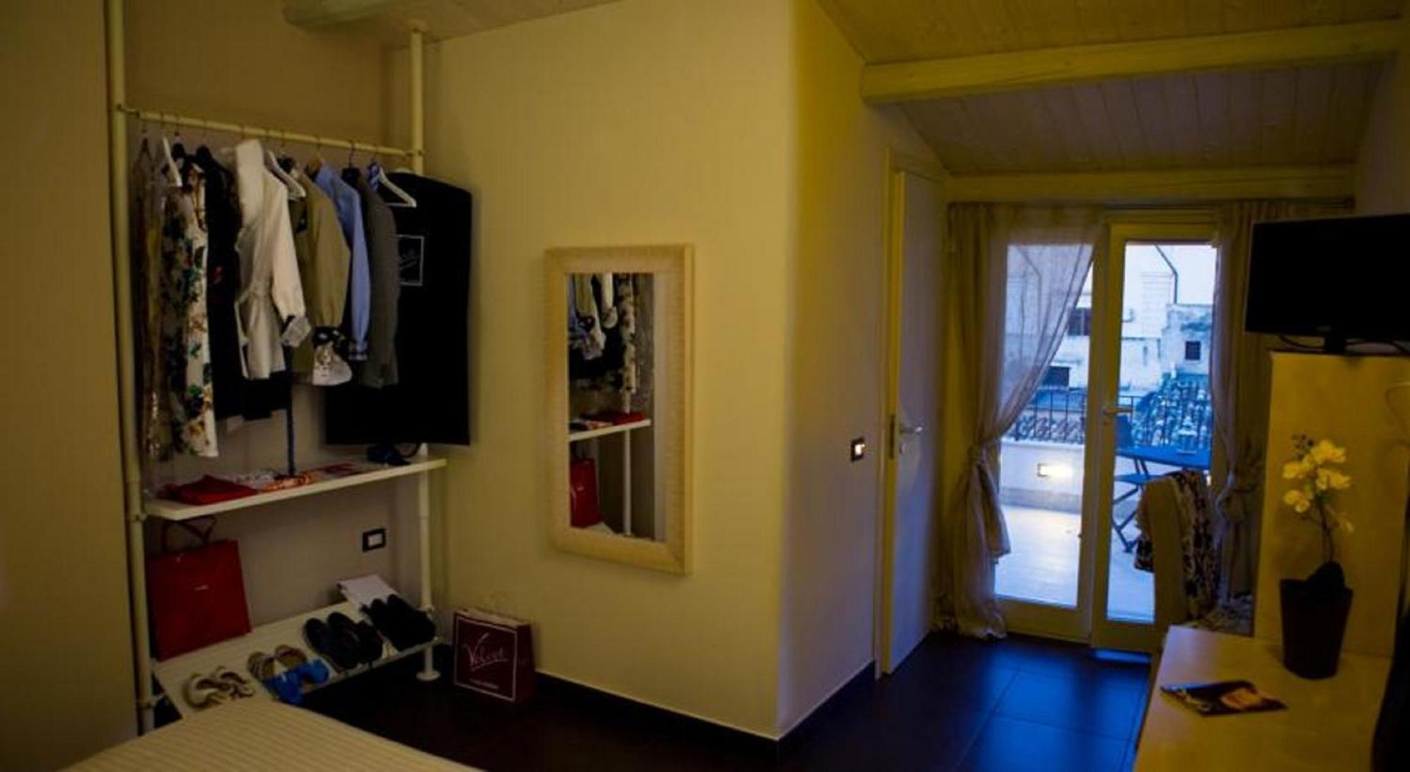 Bed and Breakfast A Mo Casa Комизо Номер фото